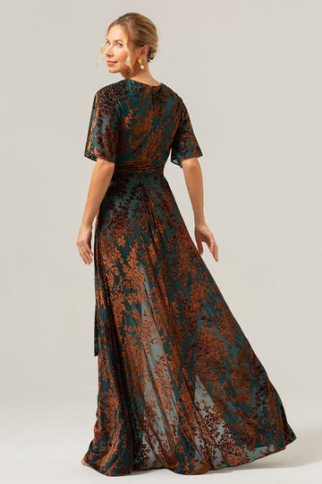 Vestido de fiesta largo de terciopelo quemado verde oscuro con mangas cortas